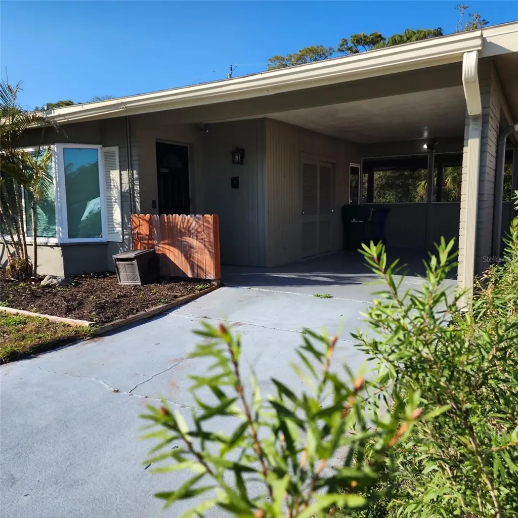 3925 Omega Lane Sarasota FL 34235