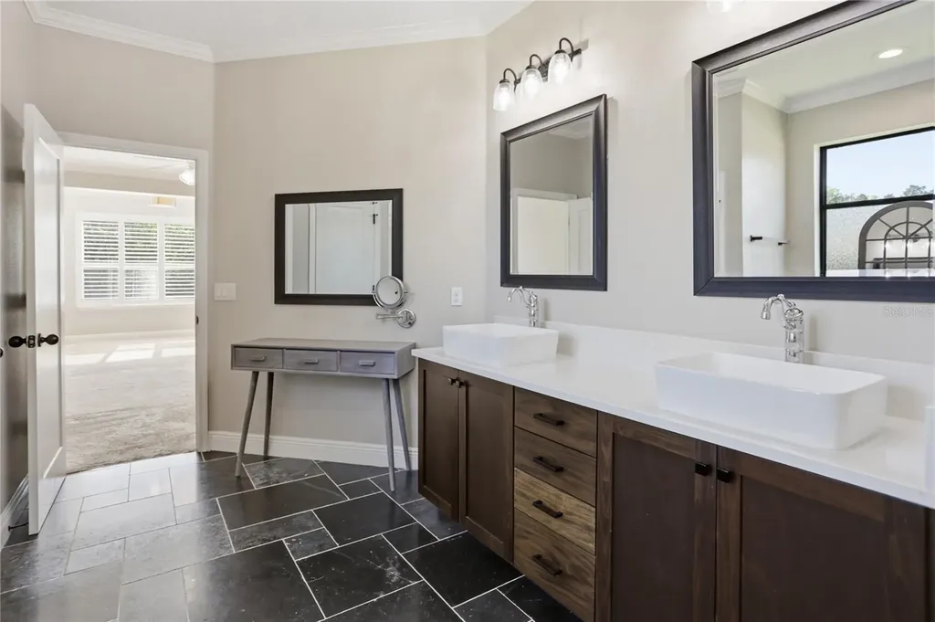 8 Winters Landing Drive Oakland FL 34787