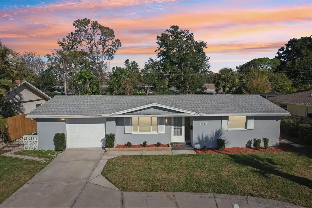 6832 16th Way S St Petersburg FL 33712