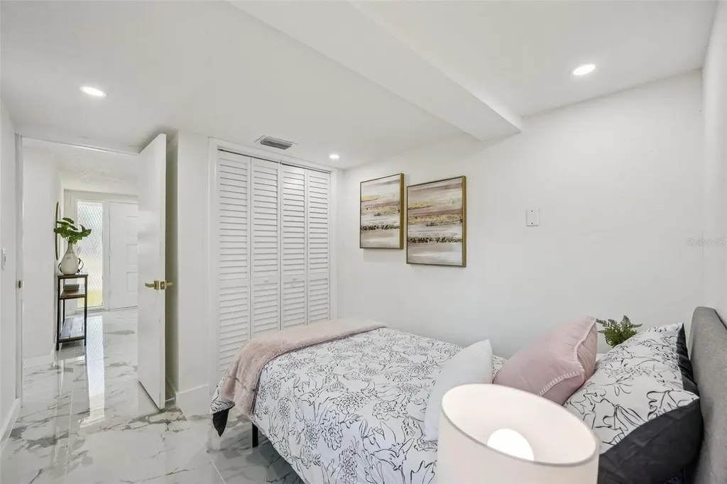 6832 16th Way S St Petersburg FL 33712