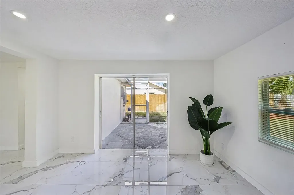 6832 16th Way S St Petersburg FL 33712