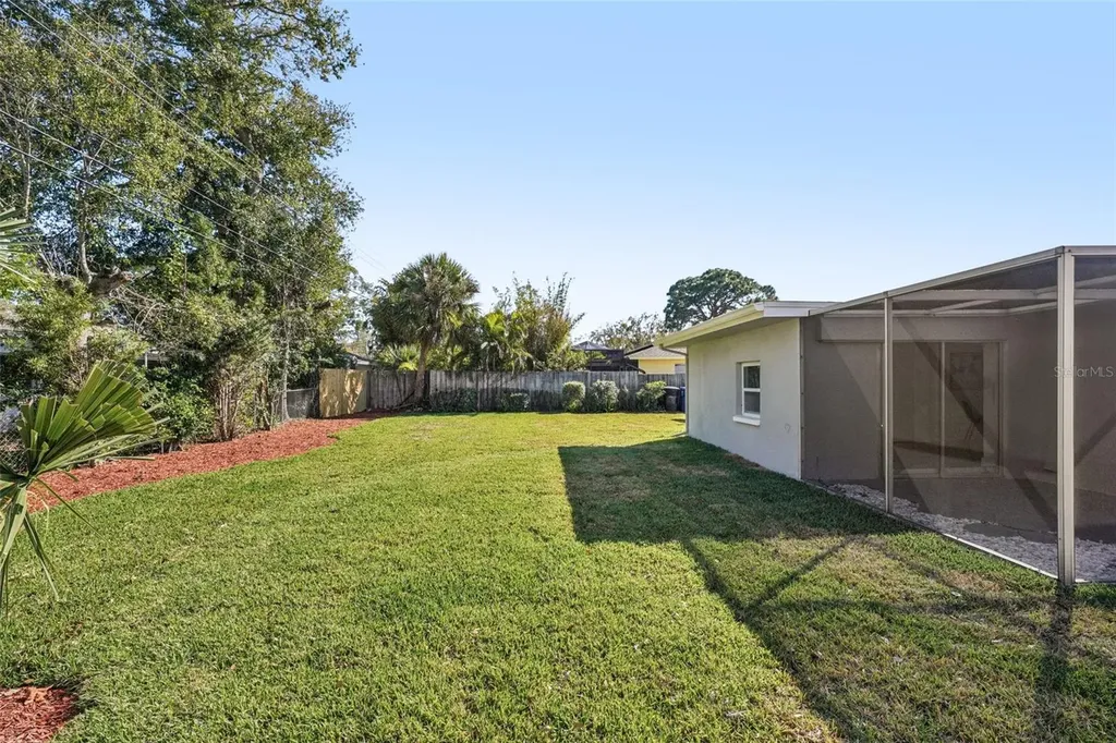 6832 16th Way S St Petersburg FL 33712