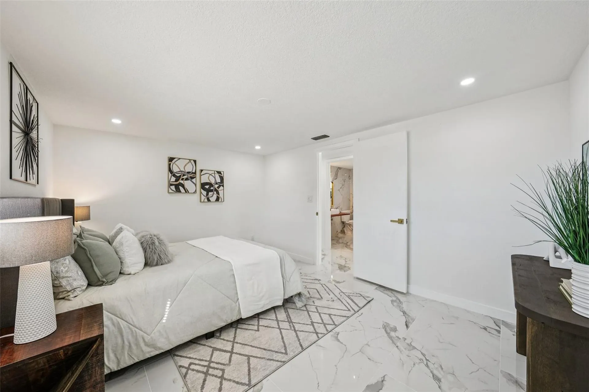 6832 16th Way S St Petersburg FL 33712