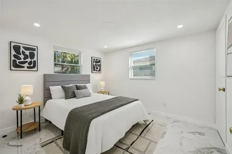 6832 16th Way S St Petersburg FL 33712