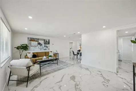 6832 16th Way S St Petersburg FL 33712