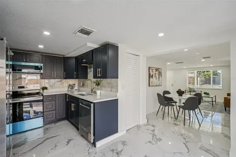 6832 16th Way S St Petersburg FL 33712