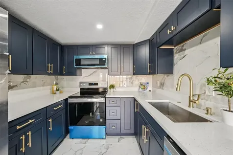 6832 16th Way S St Petersburg FL 33712