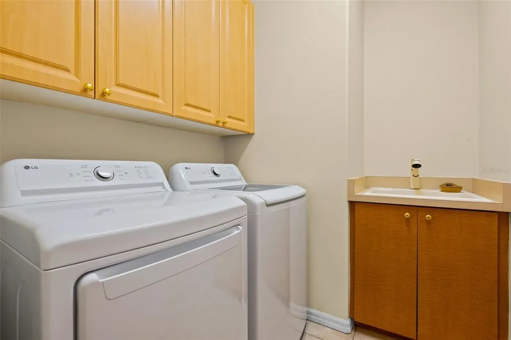 4751 Carrington Circle Sarasota FL 34243