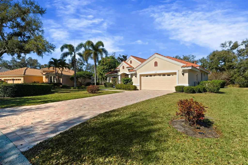 4751 Carrington Circle Sarasota FL 34243