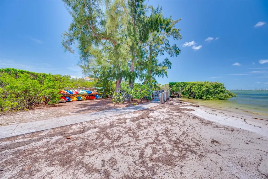 4750 Dolphin Cay Lane S St Petersburg FL 33711