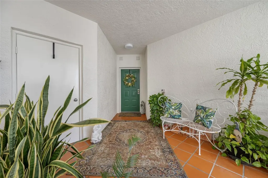 4750 Dolphin Cay Lane S St Petersburg FL 33711