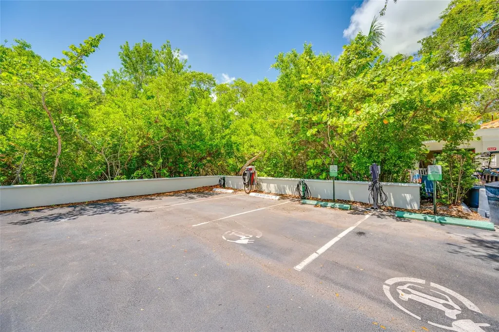 4750 Dolphin Cay Lane S St Petersburg FL 33711
