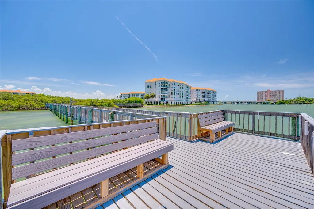 4750 Dolphin Cay Lane S St Petersburg FL 33711