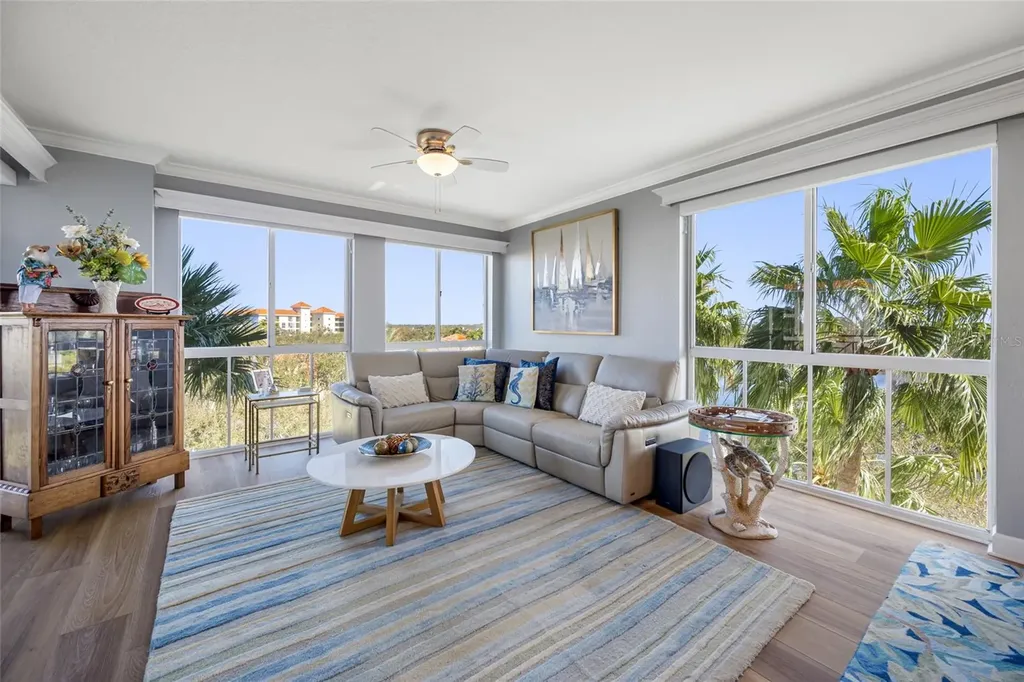 4750 Dolphin Cay Lane S St Petersburg FL 33711
