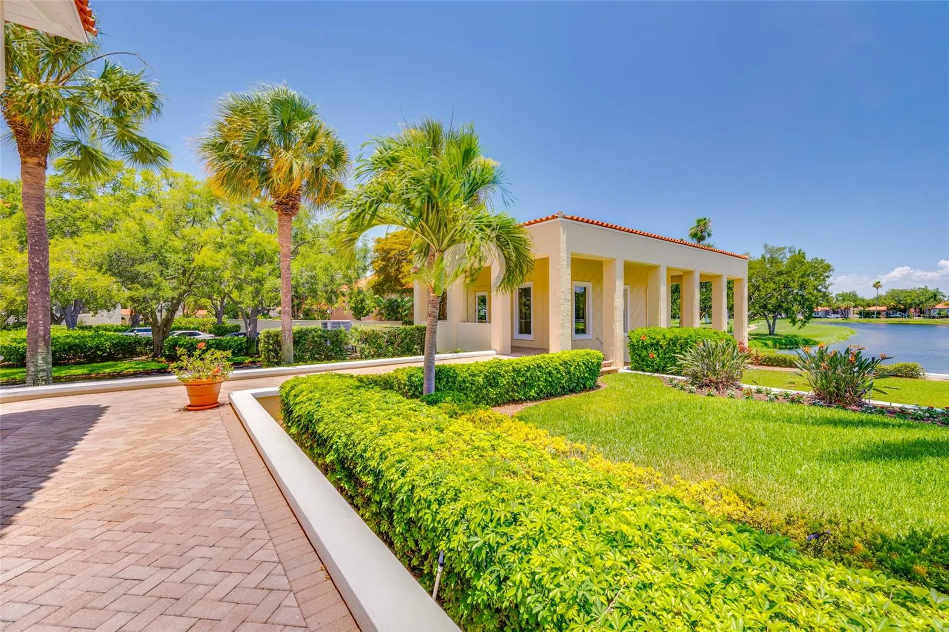 4750 Dolphin Cay Lane S St Petersburg FL 33711