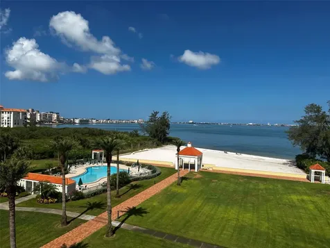 4750 Dolphin Cay Lane S St Petersburg FL 33711