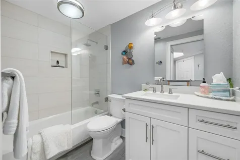4750 Dolphin Cay Lane S St Petersburg FL 33711