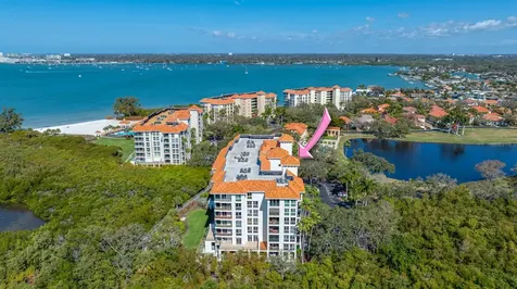 4750 Dolphin Cay Lane S St Petersburg FL 33711