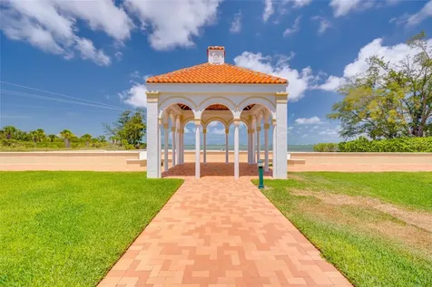 4750 Dolphin Cay Lane S St Petersburg FL 33711