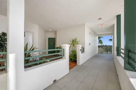 4750 Dolphin Cay Lane S St Petersburg FL 33711