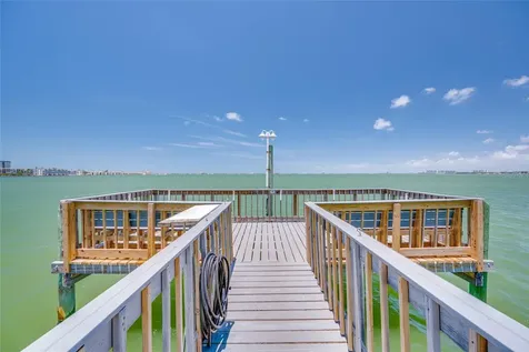 4750 Dolphin Cay Lane S St Petersburg FL 33711