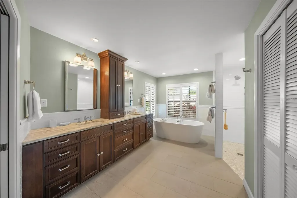 5125 Willow Leaf Drive Sarasota FL 34241