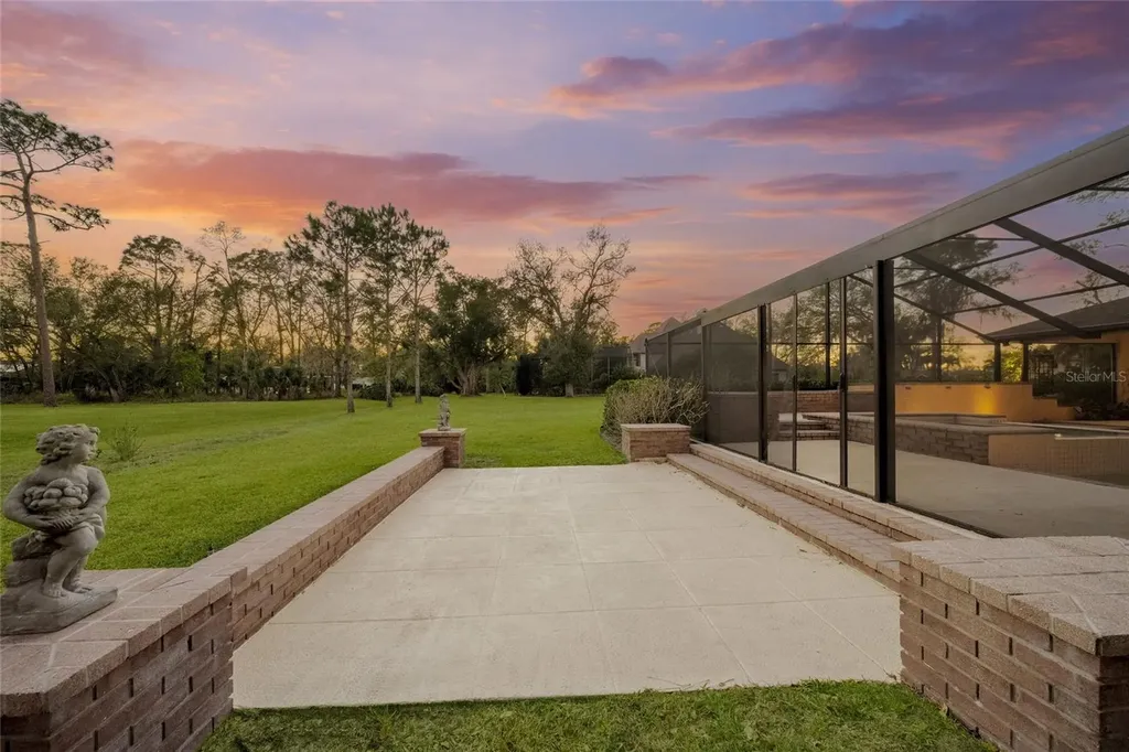 5125 Willow Leaf Drive Sarasota FL 34241