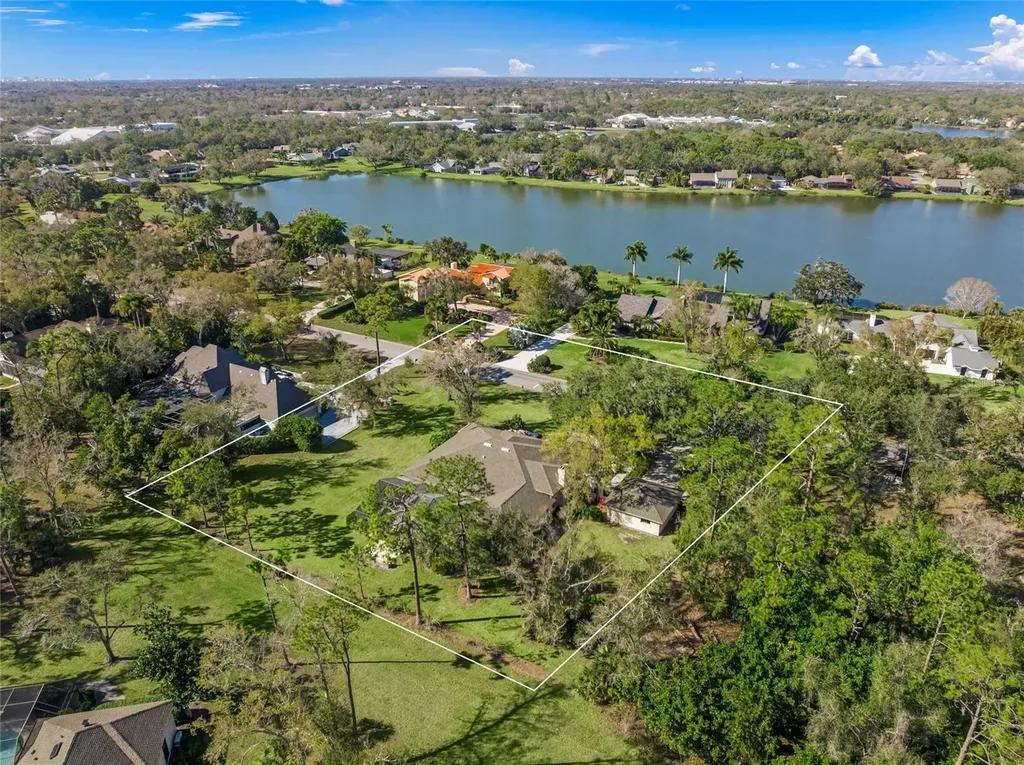 5125 Willow Leaf Drive Sarasota FL 34241