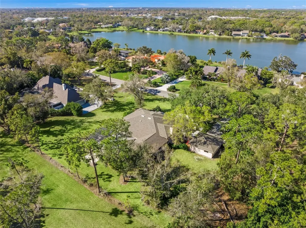 5125 Willow Leaf Drive Sarasota FL 34241