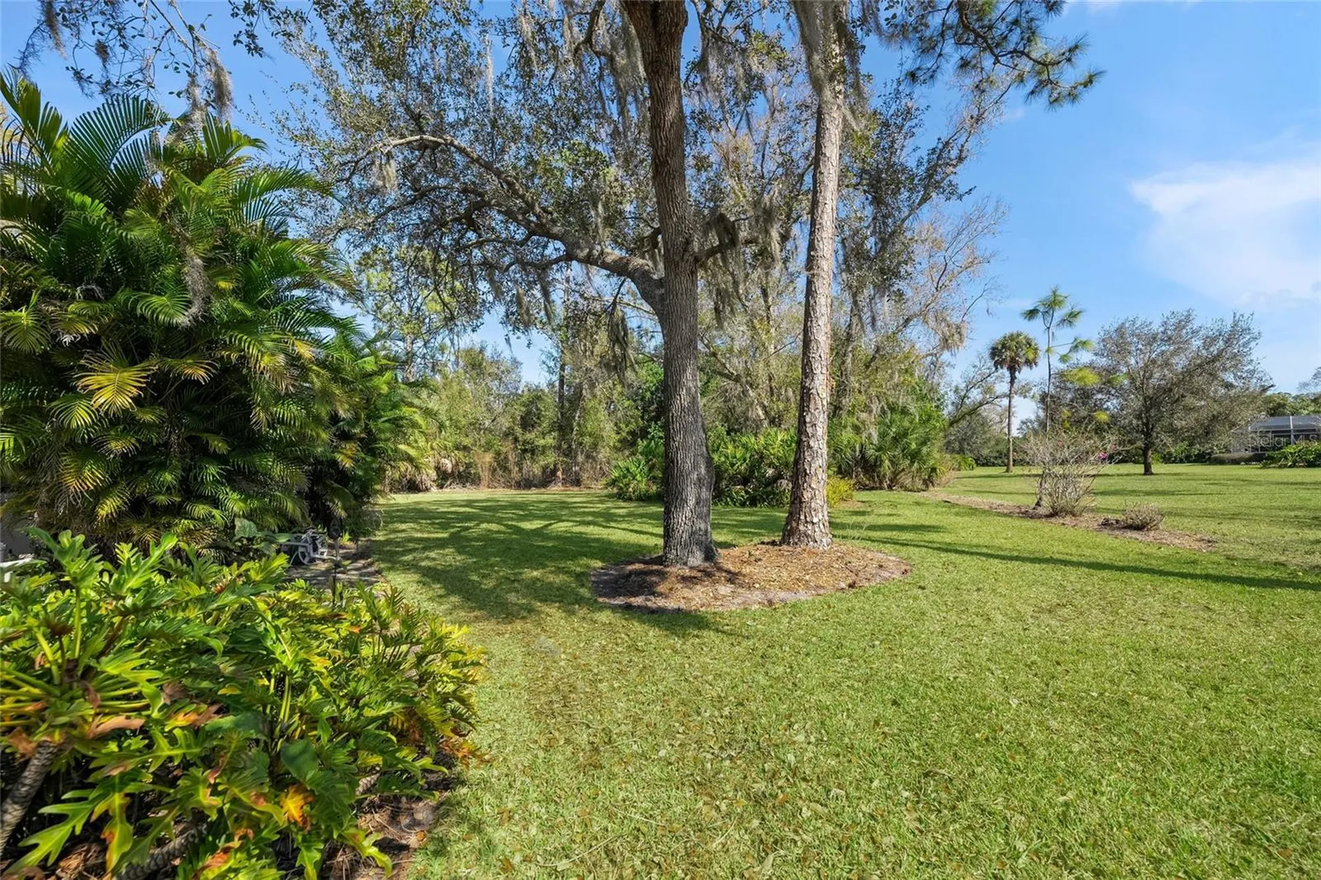 5125 Willow Leaf Drive Sarasota FL 34241