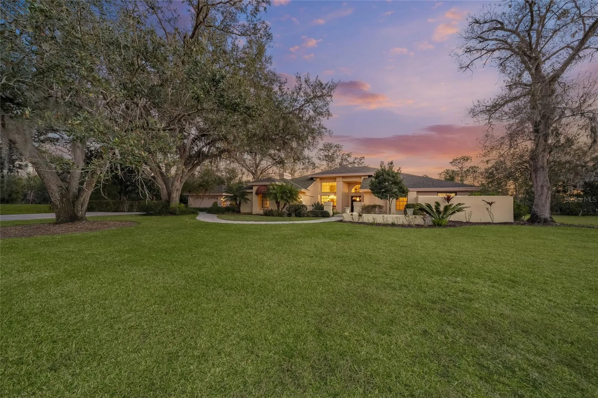 5125 Willow Leaf Drive Sarasota FL 34241