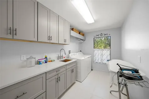 5125 Willow Leaf Drive Sarasota FL 34241