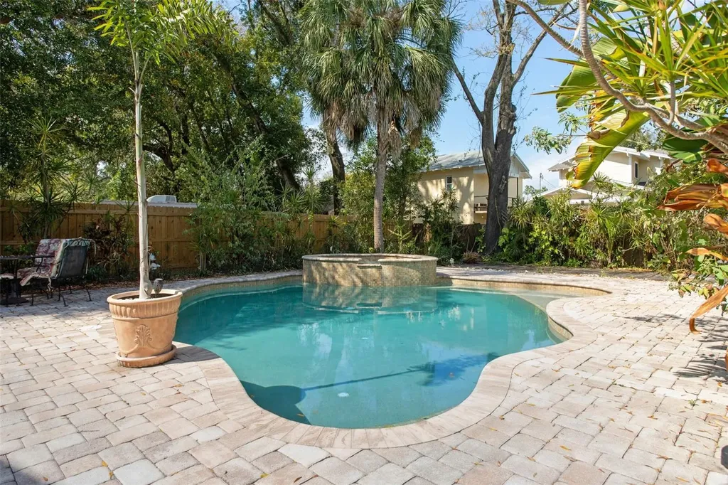 1018 E Columbus Drive Tampa FL 33605