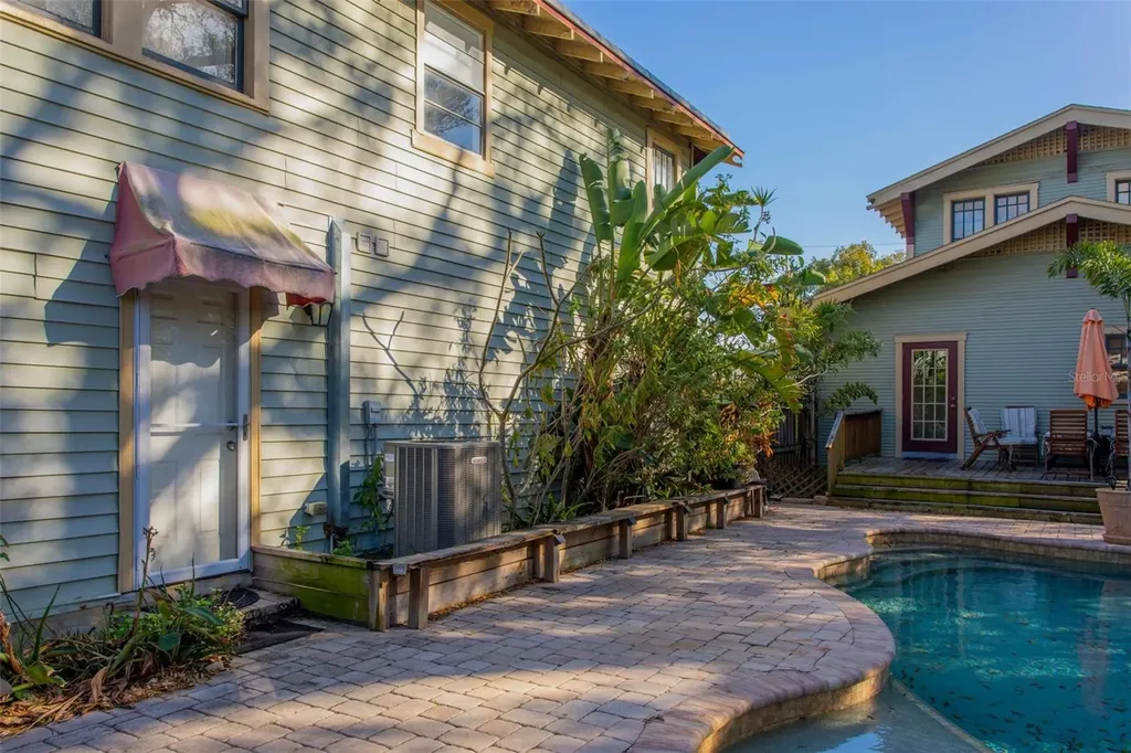 1018 E Columbus Drive Tampa FL 33605