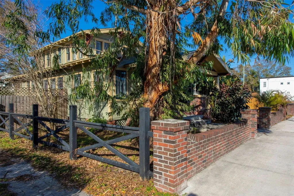 1018 E Columbus Drive Tampa FL 33605
