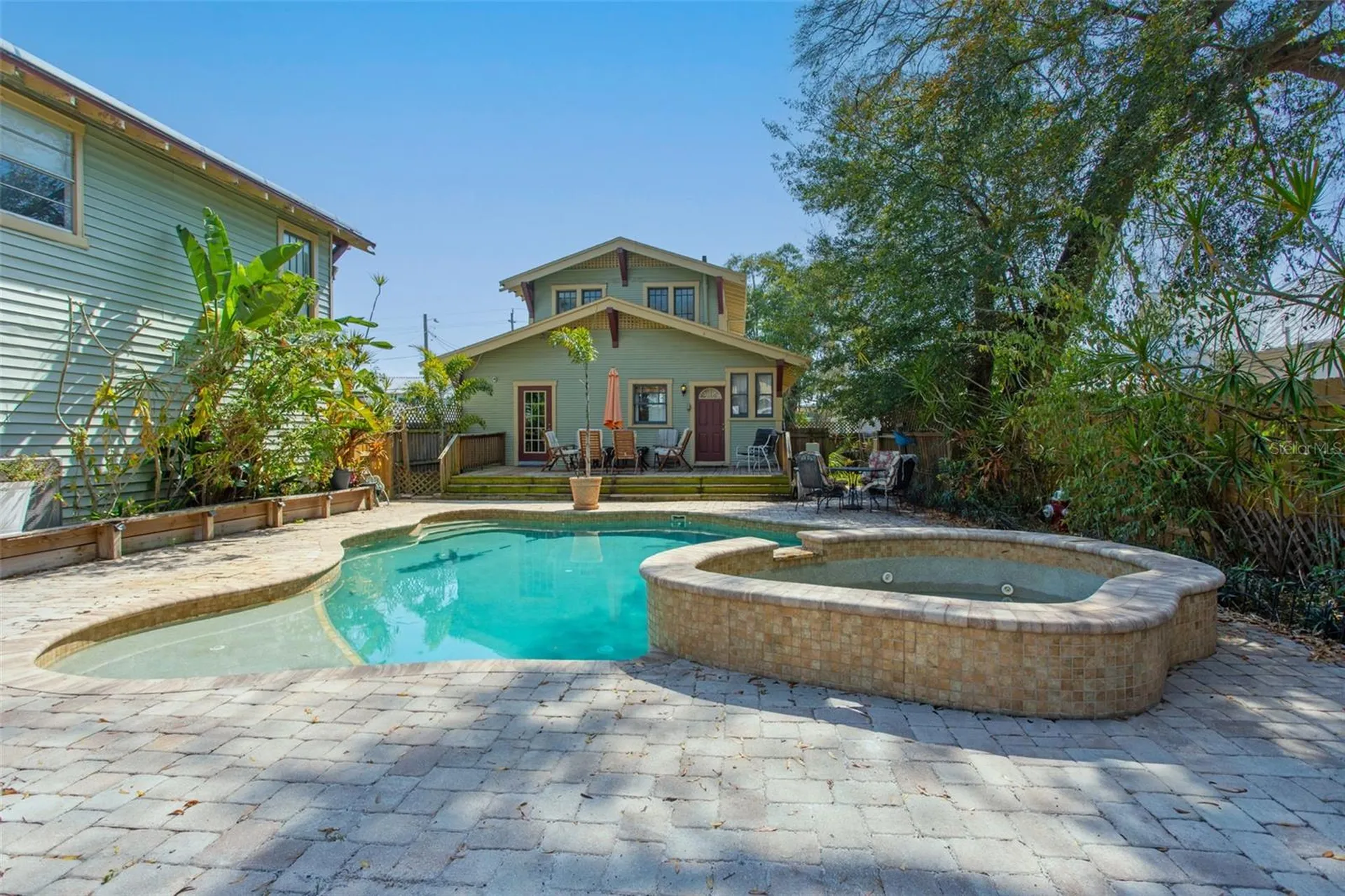 1018 E Columbus Drive Tampa FL 33605