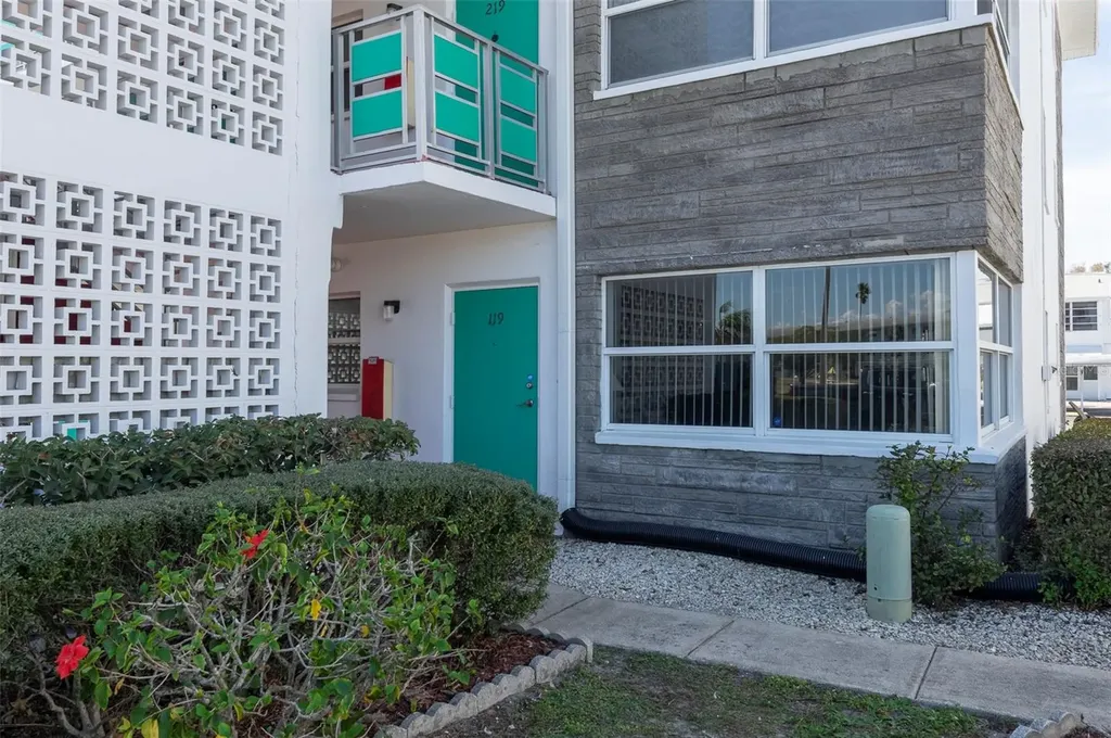 1950 59th Avenue N St Petersburg FL 33714