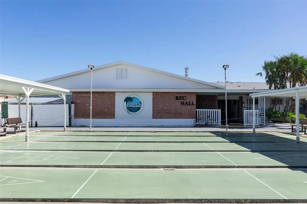 1950 59th Avenue N St Petersburg FL 33714