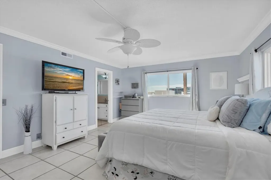 1847 Shore Drive S South Pasadena FL 33707