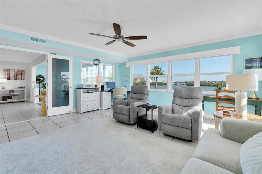 1847 Shore Drive S South Pasadena FL 33707