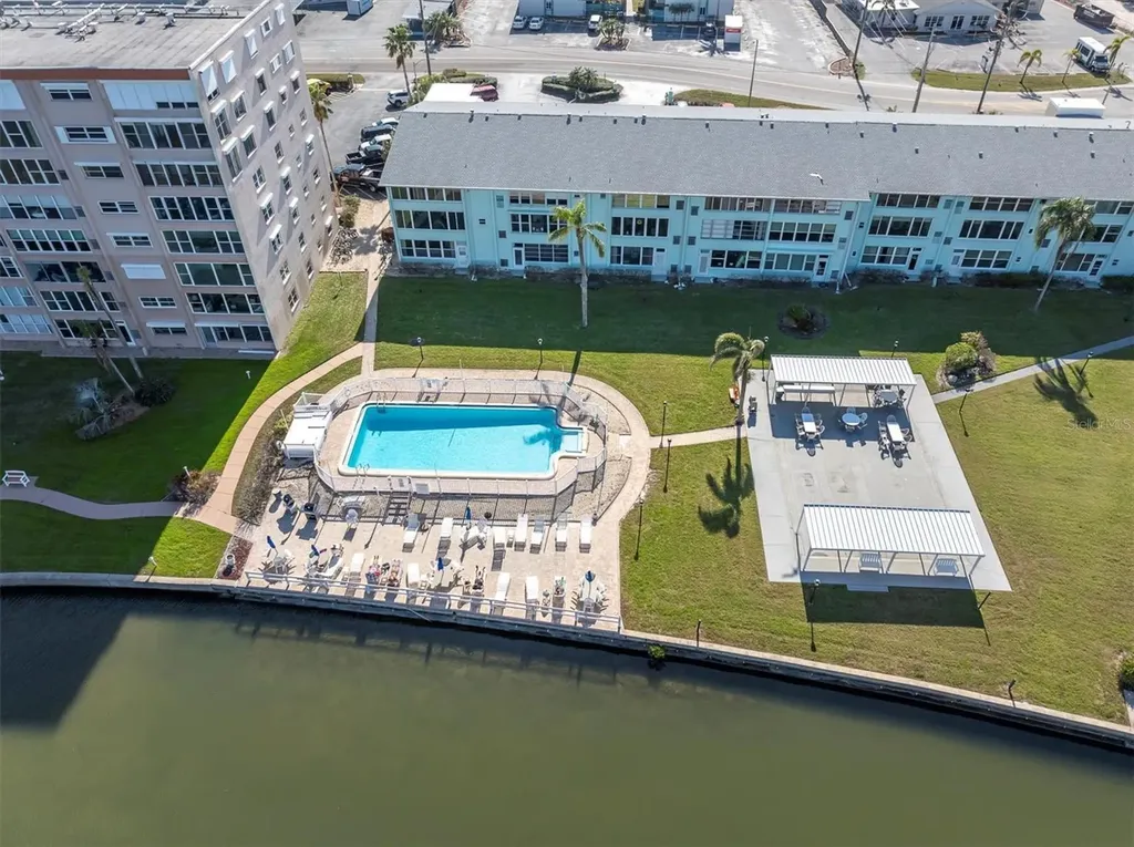 1847 Shore Drive S South Pasadena FL 33707