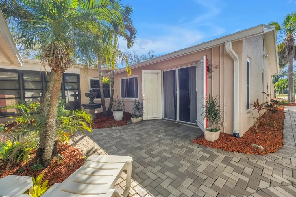 10761 125th Avenue Largo FL 33778
