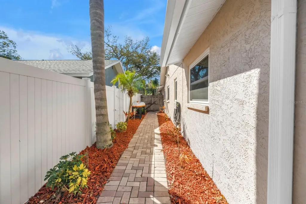 10761 125th Avenue Largo FL 33778