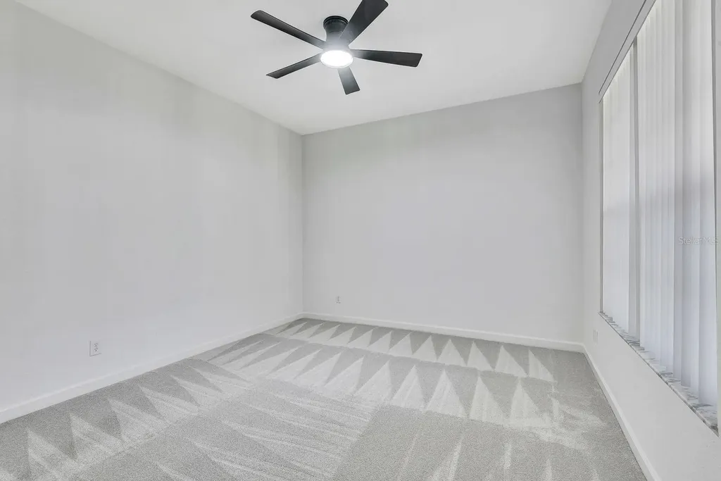 5035 Lakescene Place Sarasota FL 34243
