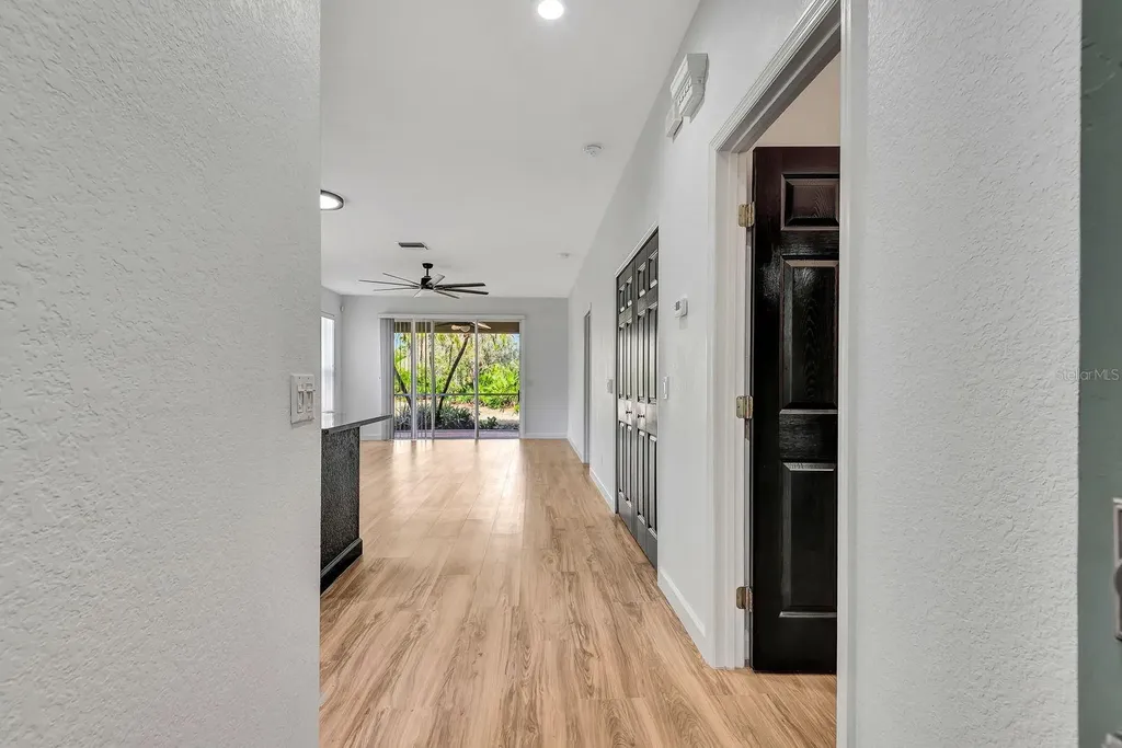 5035 Lakescene Place Sarasota FL 34243