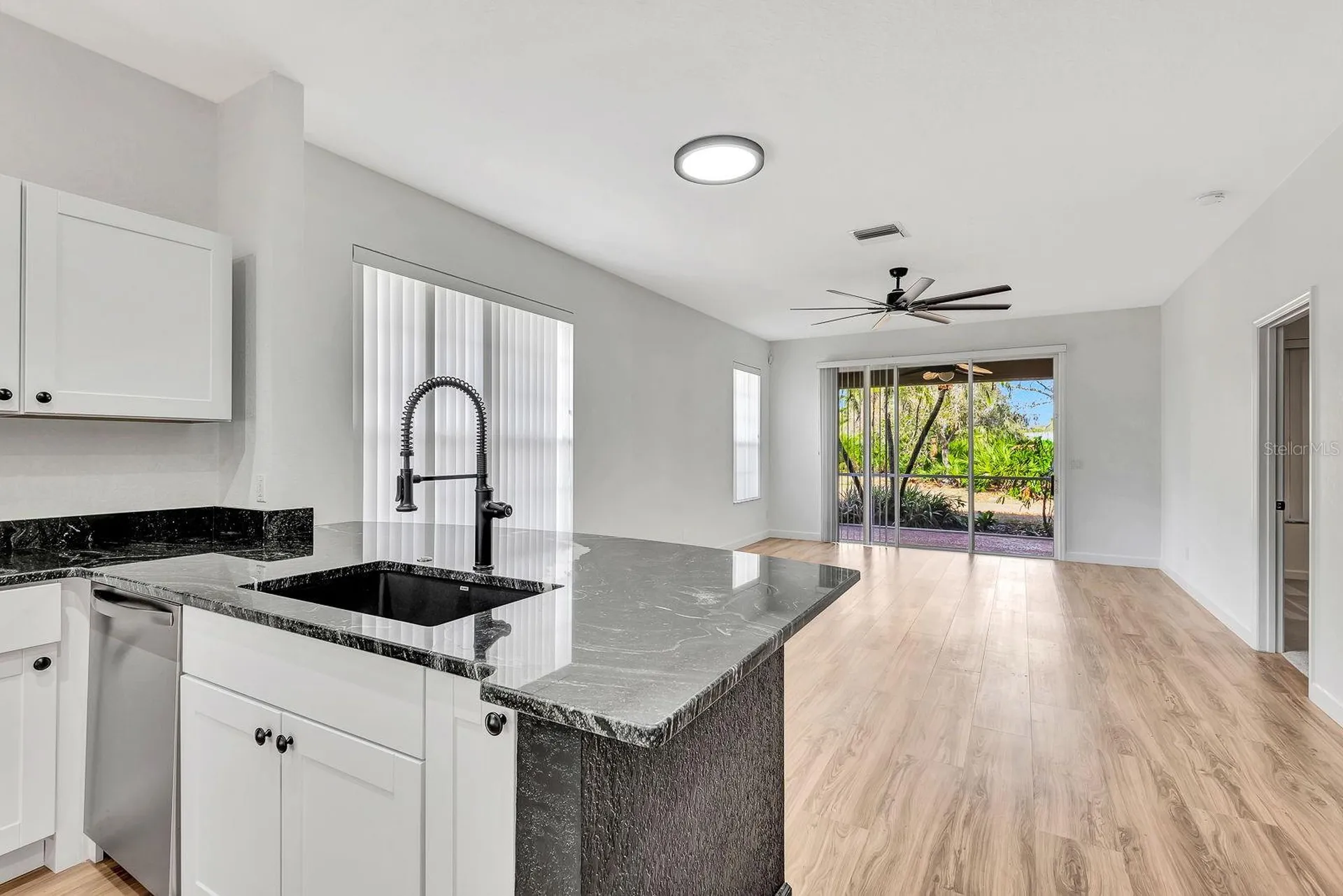 5035 Lakescene Place Sarasota FL 34243