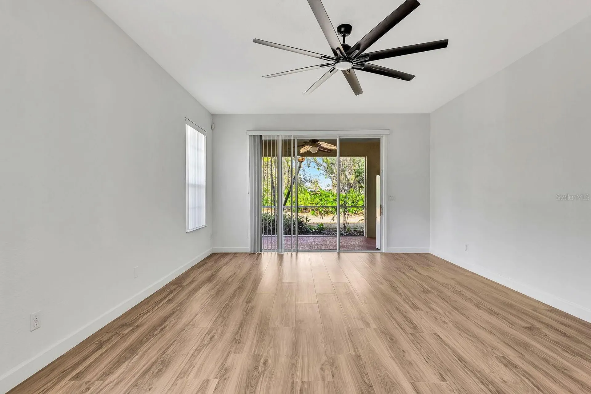 5035 Lakescene Place Sarasota FL 34243
