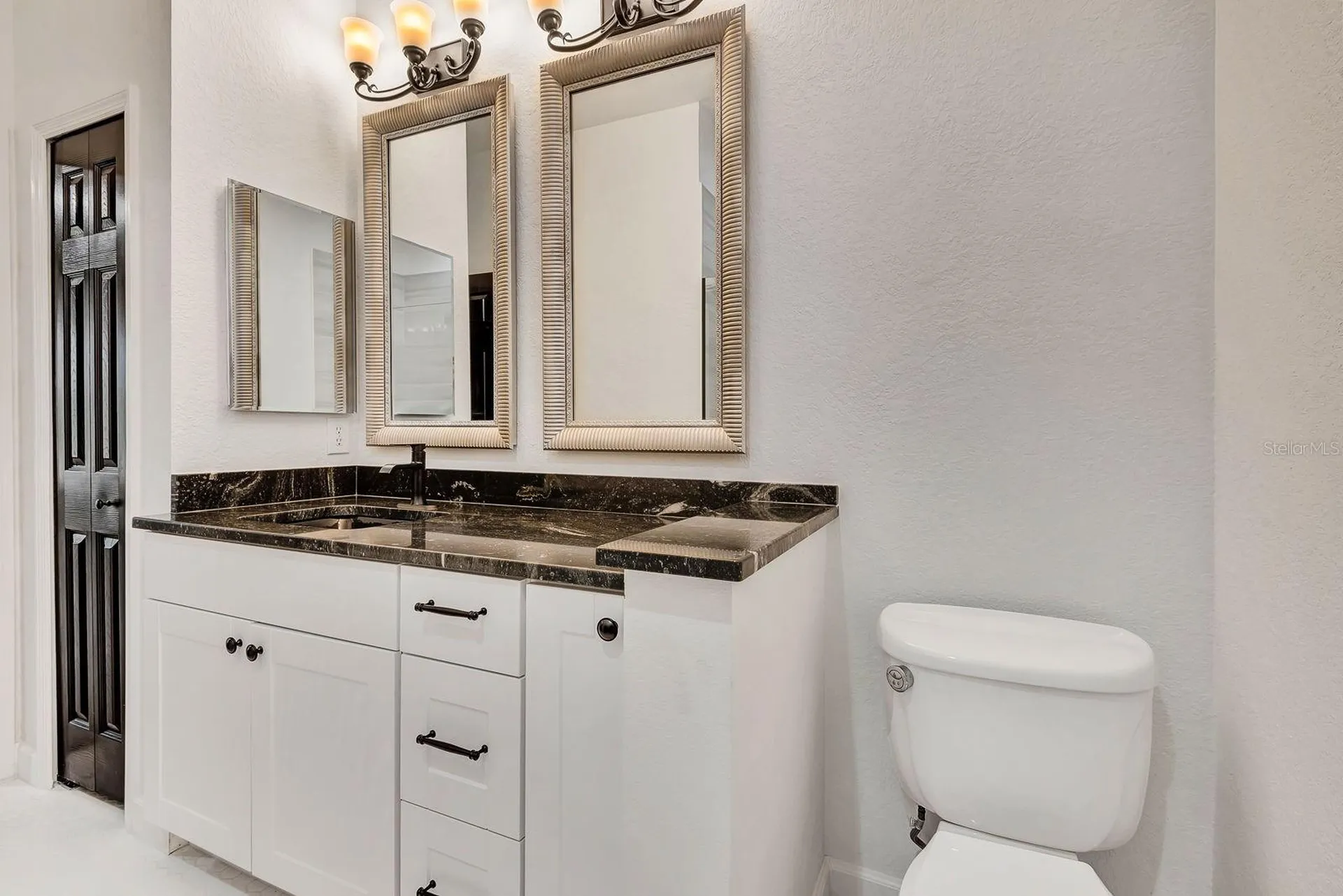 5035 Lakescene Place Sarasota FL 34243