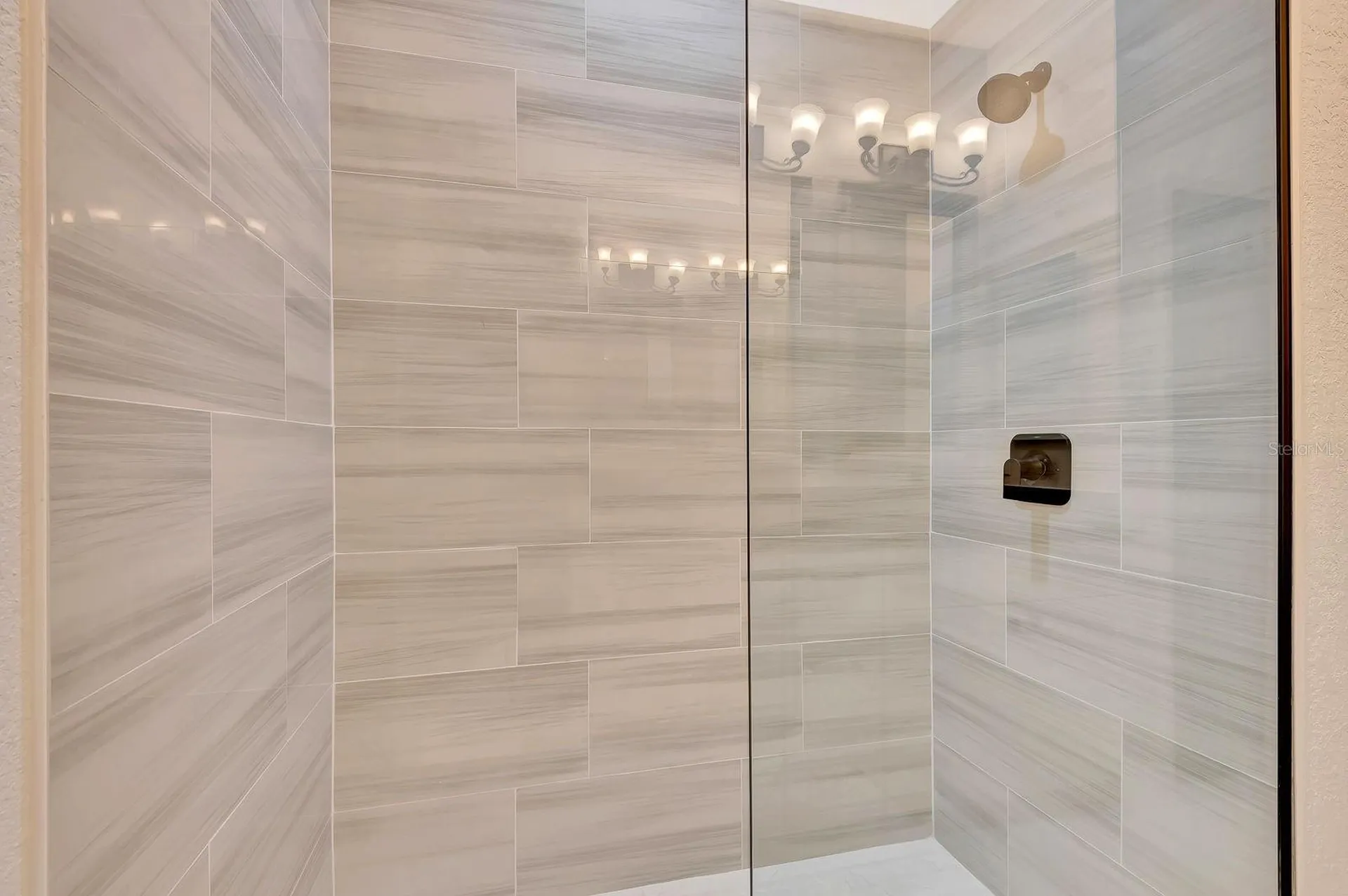 5035 Lakescene Place Sarasota FL 34243