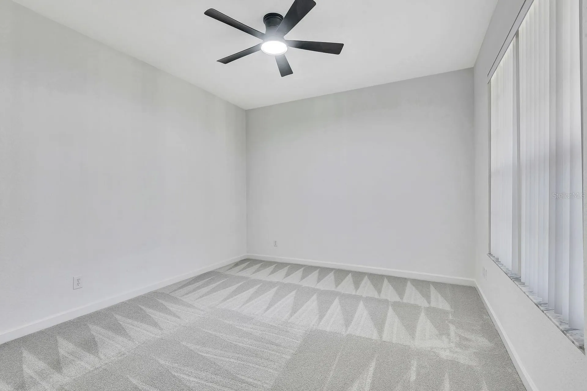 5035 Lakescene Place Sarasota FL 34243